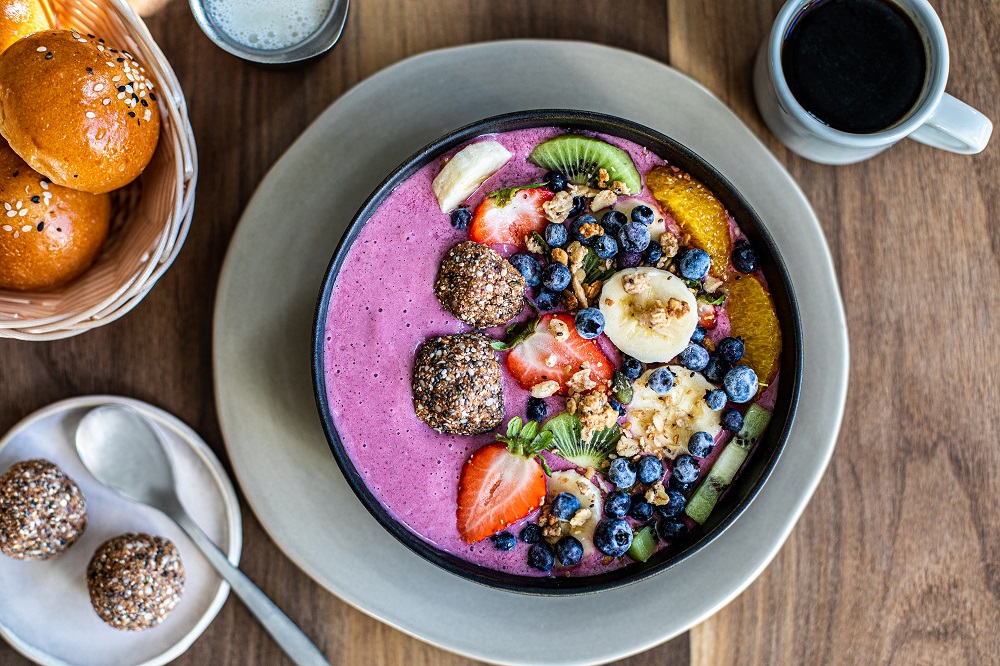 Healthy “decadent” protein smoothie bowl