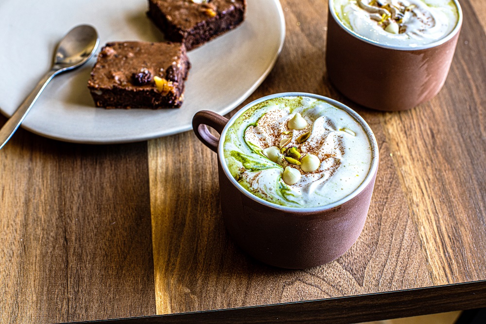 Chocolat chaud au chocolat blanc à la pistache