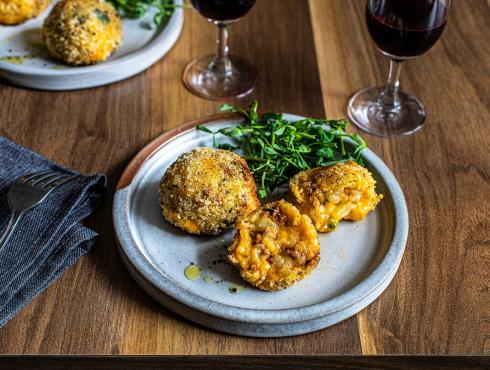 Croquetas de chorizo et cheddar 